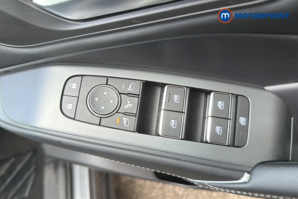 Nissan Qashqai N-Connecta Automatic Petrol SUV - Stock Number (1650861) - 19th supplementary image