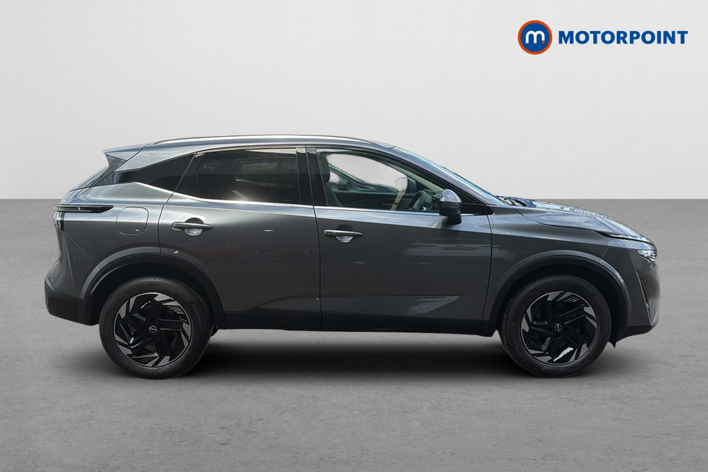 Nissan Qashqai N-Connecta Automatic Petrol SUV - Stock Number (1650861) - Passenger side