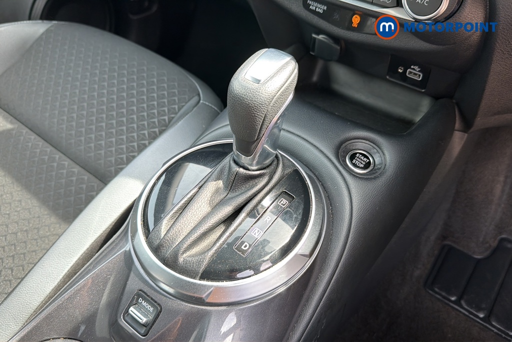 Nissan Juke N-Connecta Automatic Petrol SUV - Stock Number (1647928) - 15th supplementary image