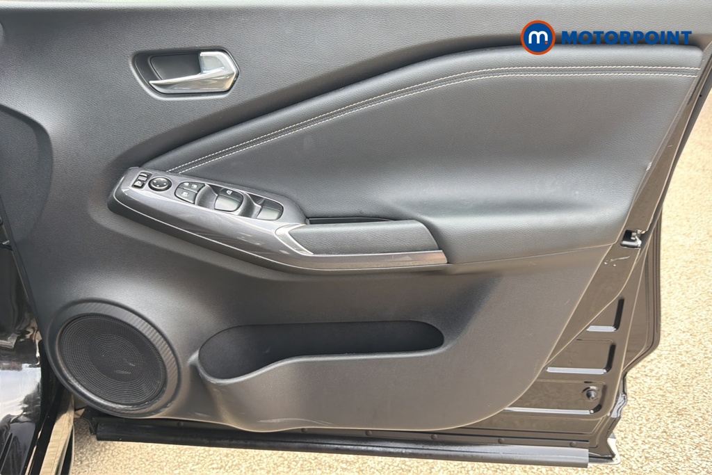 Nissan Juke N-Connecta Automatic Petrol SUV - Stock Number (1647928) - 18th supplementary image