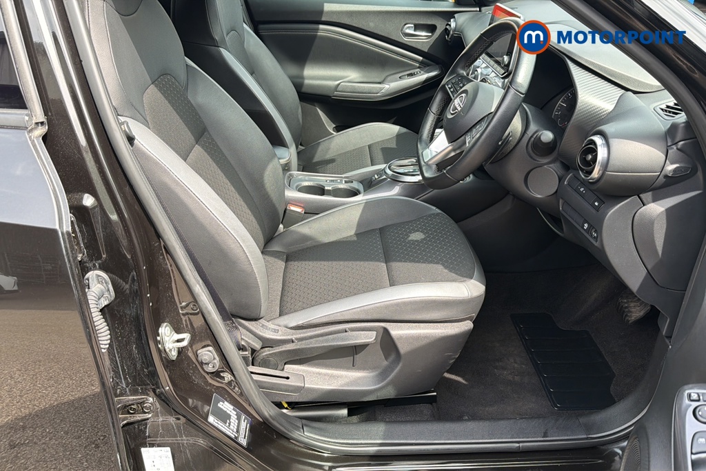 Nissan Juke N-Connecta Automatic Petrol SUV - Stock Number (1647928) - 22nd supplementary image