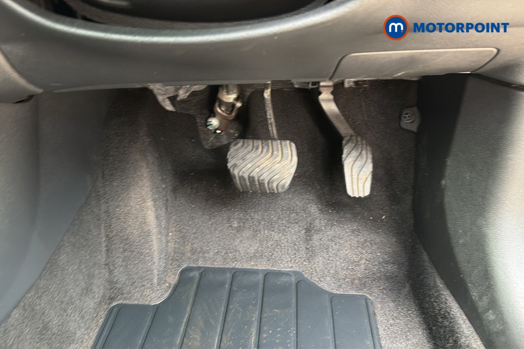 Nissan Juke N-Connecta Automatic Petrol SUV - Stock Number (1647928) - 24th supplementary image