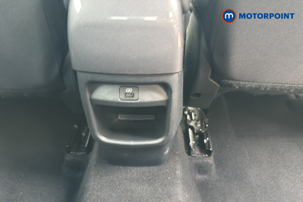 Nissan Juke N-Connecta Automatic Petrol SUV - Stock Number (1647928) - 28th supplementary image