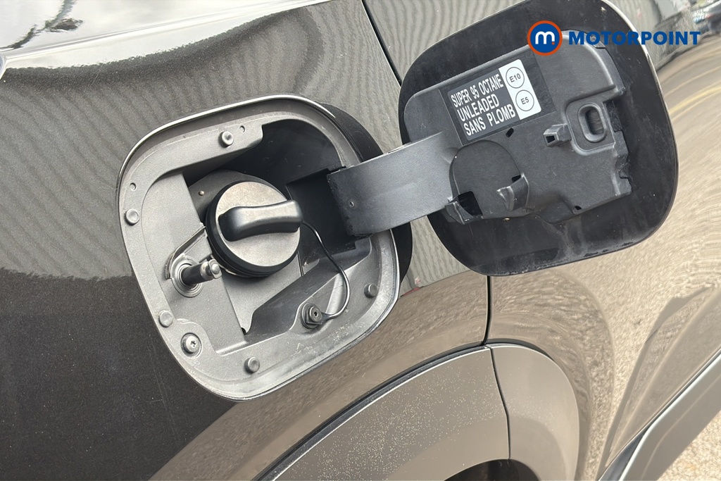 Nissan Juke N-Connecta Automatic Petrol SUV - Stock Number (1647928) - 41st supplementary image
