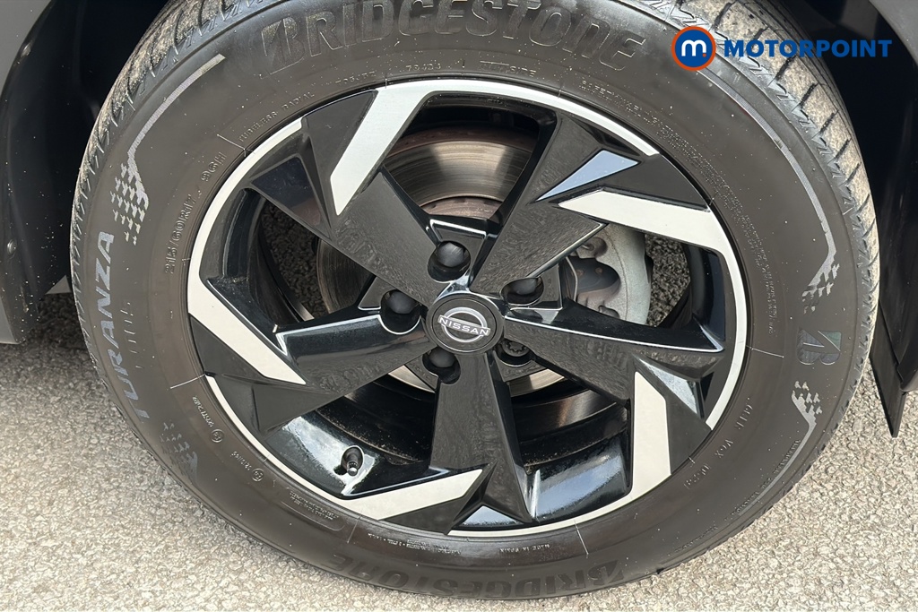 Nissan Juke N-Connecta Automatic Petrol SUV - Stock Number (1647928) - 47th supplementary image