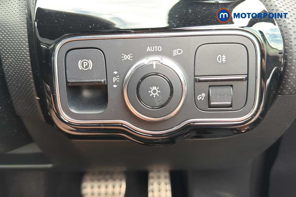 Mercedes-Benz A Class Amg Line Automatic Petrol Hatchback - Stock Number (1648473) - 11th supplementary image