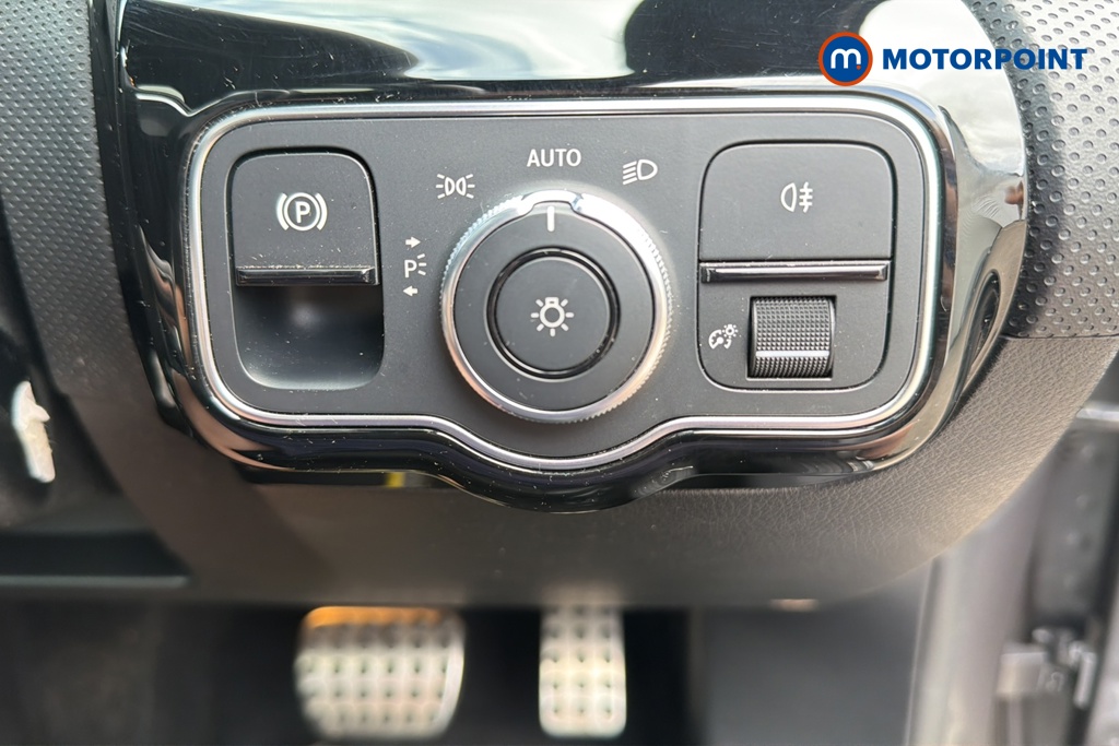 Mercedes-Benz A Class Exclusive Edition Automatic Petrol Hatchback - Stock Number (1650589) - 11th supplementary image