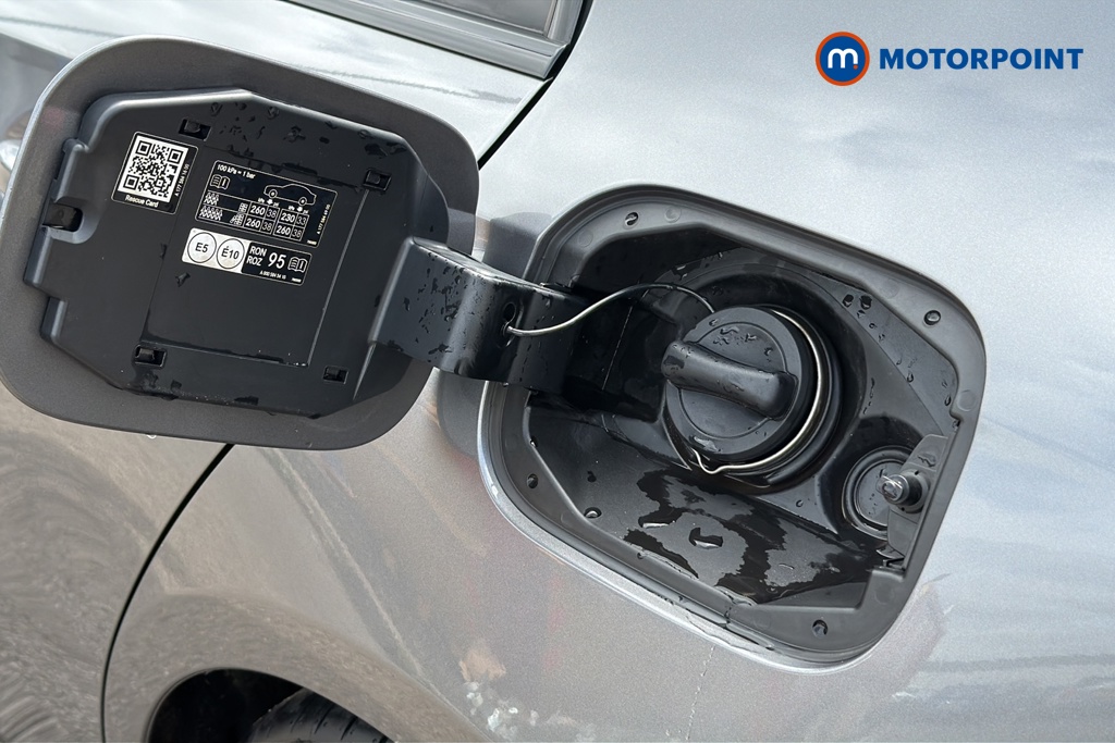 Mercedes-Benz A Class Exclusive Edition Automatic Petrol Hatchback - Stock Number (1650589) - 41st supplementary image