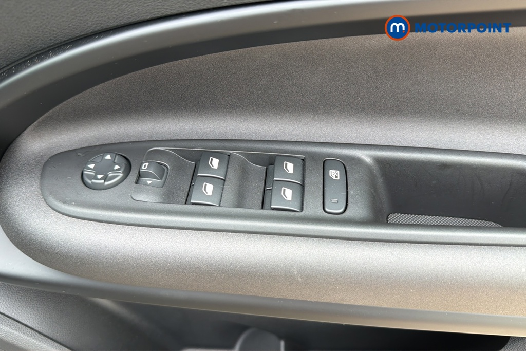 Alfa Romeo Junior 1.2 Turbo Ibrida 5Dr Auto Premium Pack Automatic Petrol SUV - Stock Number (1650985) - 19th supplementary image