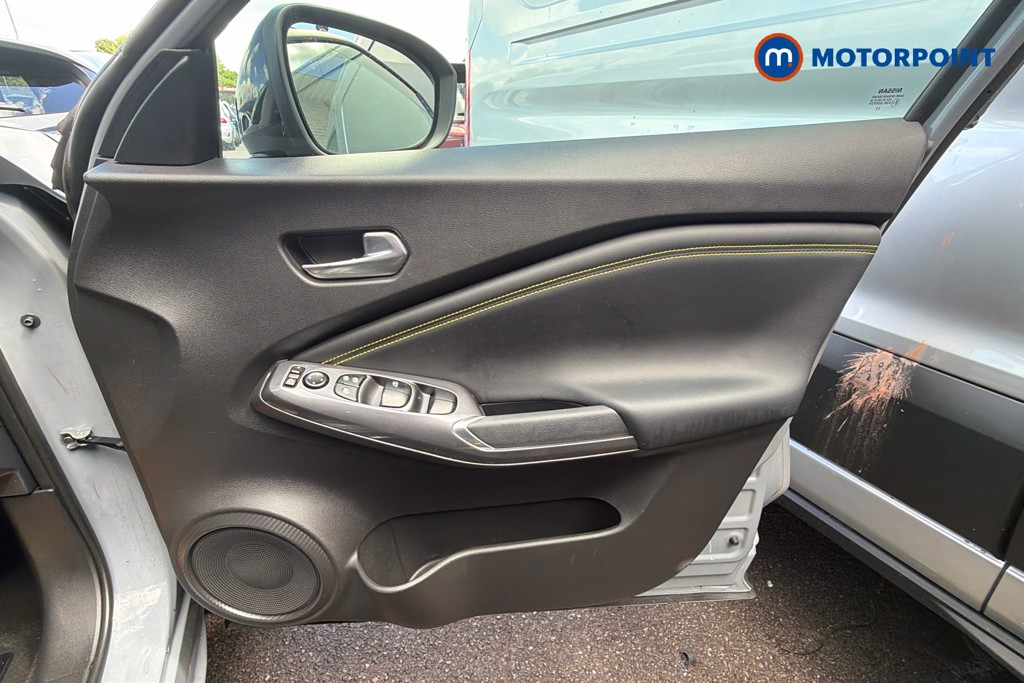 Nissan Juke Kiiro Manual Petrol SUV - Stock Number (1618840) - 19th supplementary image