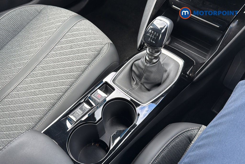 Peugeot 2008 Allure Manual Petrol SUV - Stock Number (1624952) - 15th supplementary image