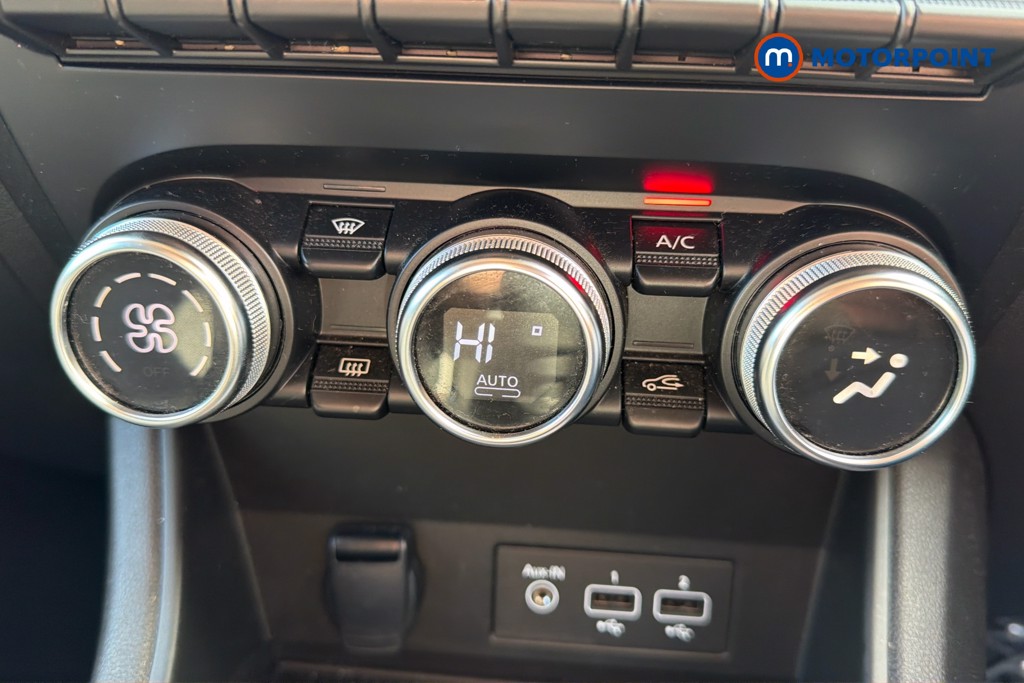 Renault Captur Techno Manual Petrol SUV - Stock Number (1632601) - 12th supplementary image