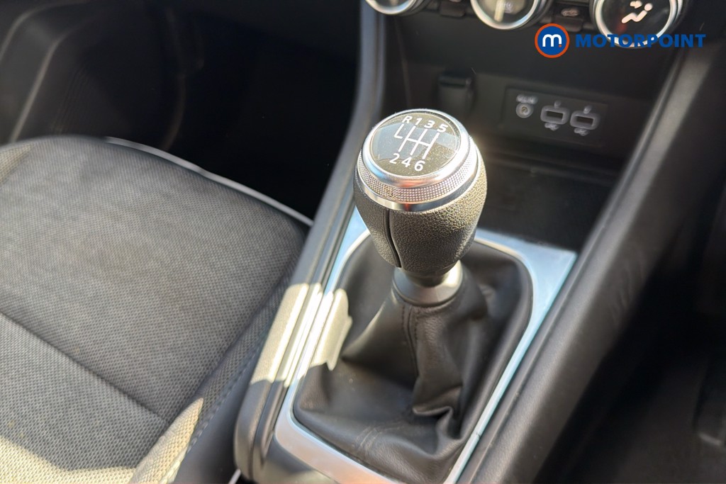 Renault Captur Techno Manual Petrol SUV - Stock Number (1632601) - 15th supplementary image