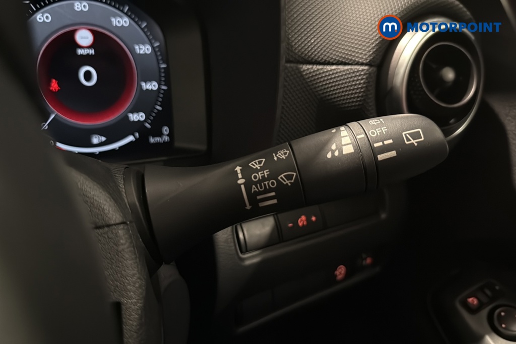Nissan Juke N-Connecta Automatic Petrol SUV - Stock Number (1642423) - 6th supplementary image