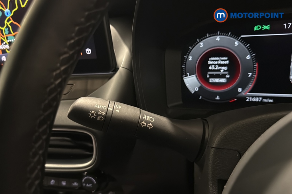 Nissan Juke N-Connecta Automatic Petrol SUV - Stock Number (1642423) - 11th supplementary image