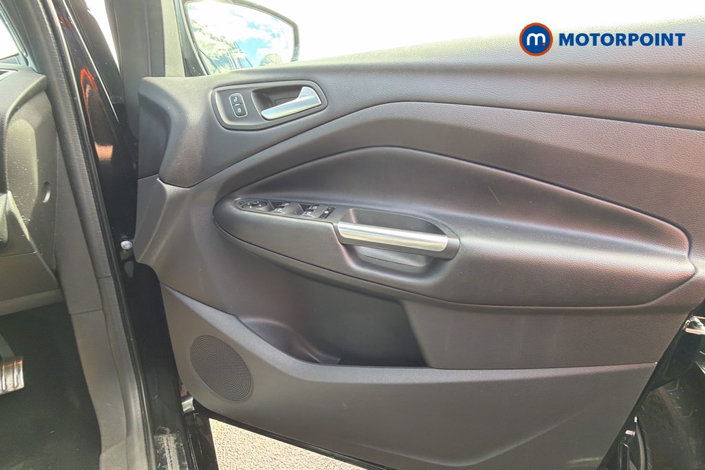 Ford Kuga St-Line Manual Petrol SUV - Stock Number (1643935) - 19th supplementary image