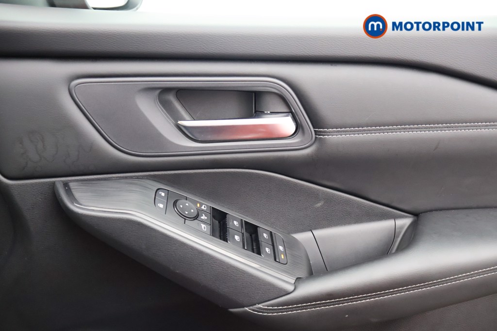 Nissan Qashqai Acenta Premium Manual Petrol SUV - Stock Number (1644598) - 9th supplementary image