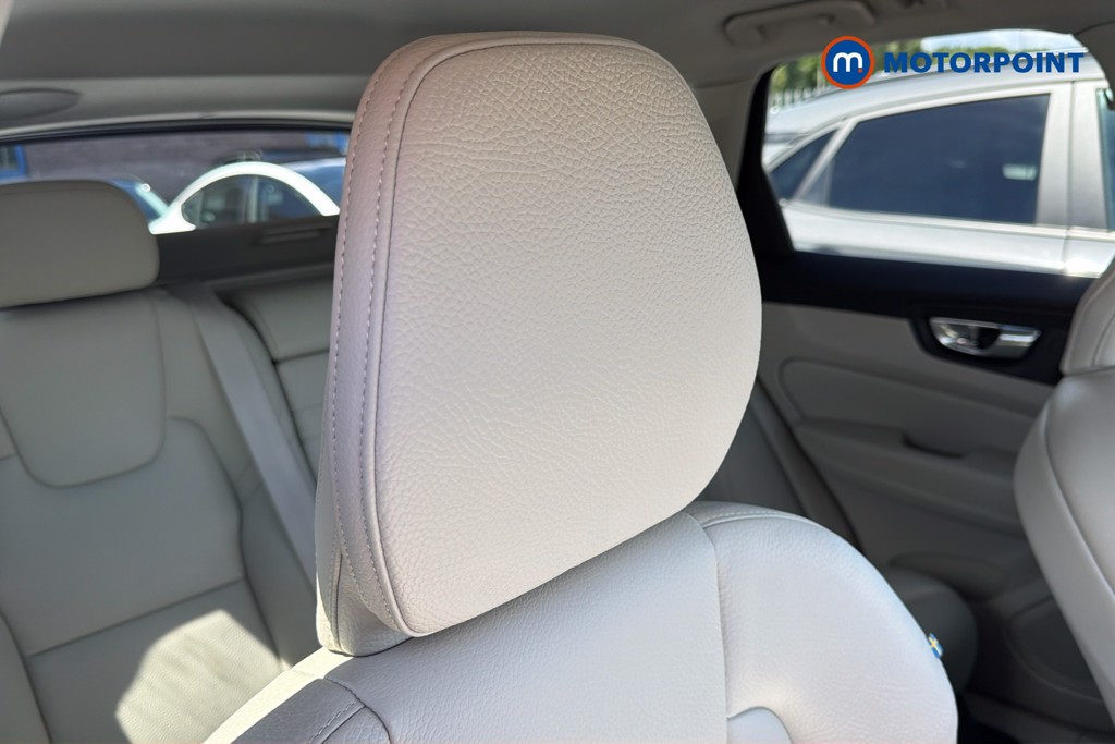 Volvo Xc60 Momentum Automatic Petrol SUV - Stock Number (1645691) - 23rd supplementary image