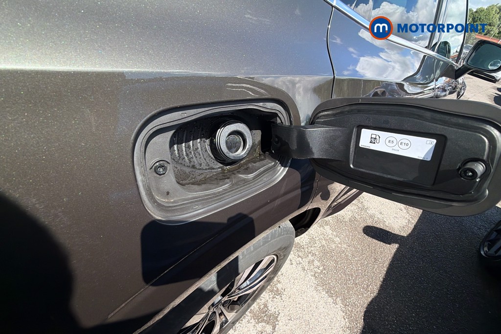 Volvo Xc60 Momentum Automatic Petrol SUV - Stock Number (1645691) - 41st supplementary image