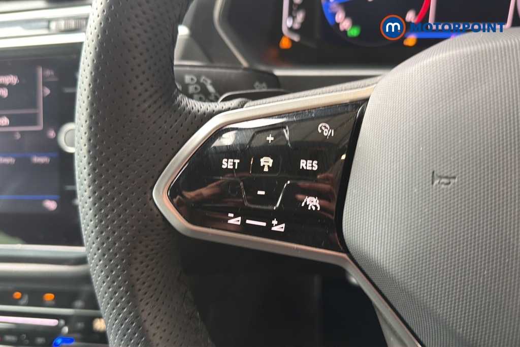 Volkswagen Tiguan R-Line Automatic Petrol SUV - Stock Number (1646128) - 4th supplementary image