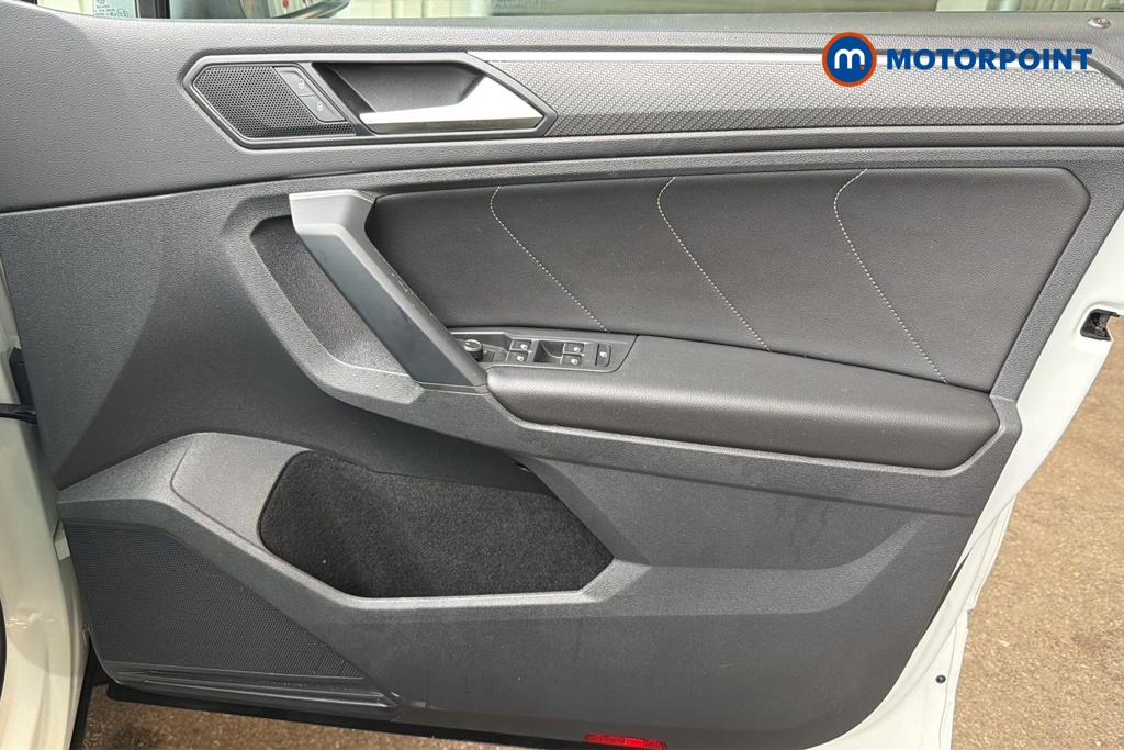 Volkswagen Tiguan R-Line Automatic Petrol SUV - Stock Number (1646128) - 18th supplementary image