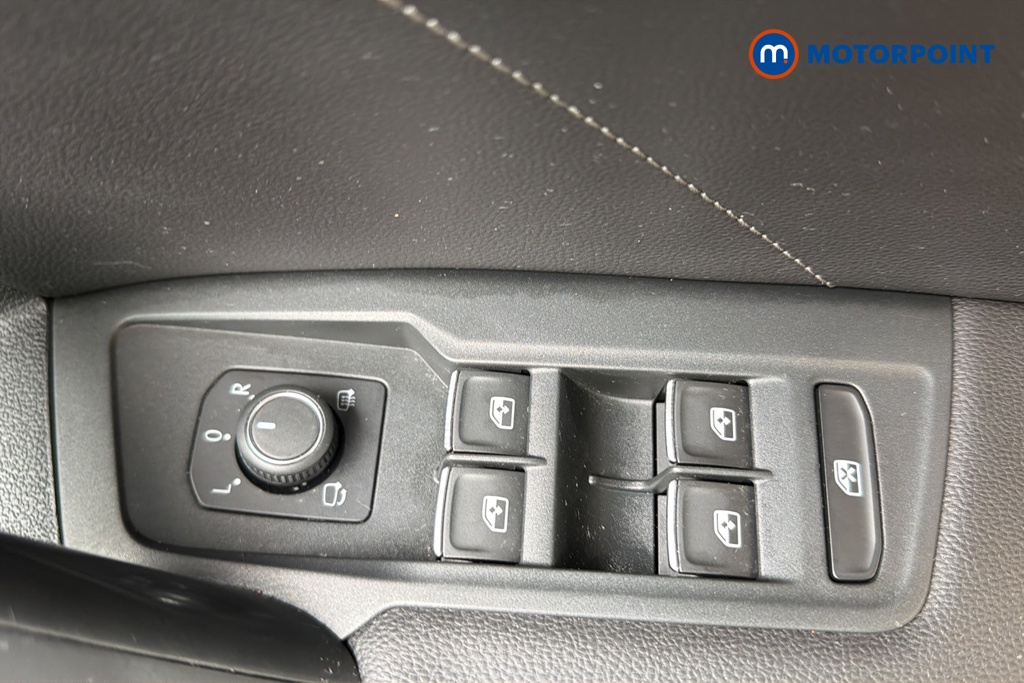 Volkswagen Tiguan R-Line Automatic Petrol SUV - Stock Number (1646128) - 19th supplementary image