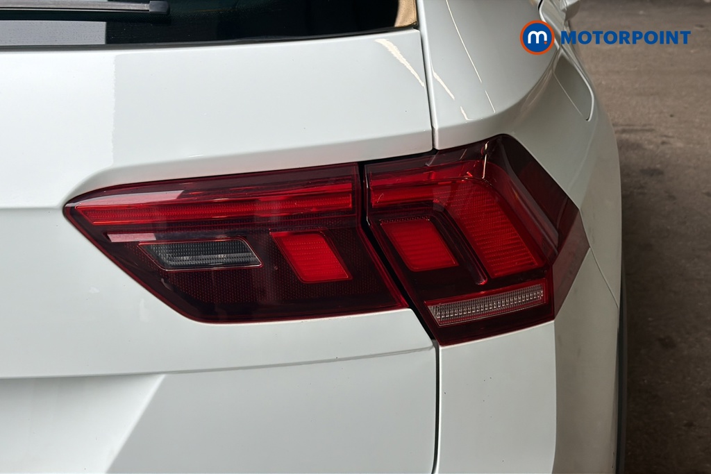 Volkswagen Tiguan R-Line Automatic Petrol SUV - Stock Number (1646128) - 36th supplementary image