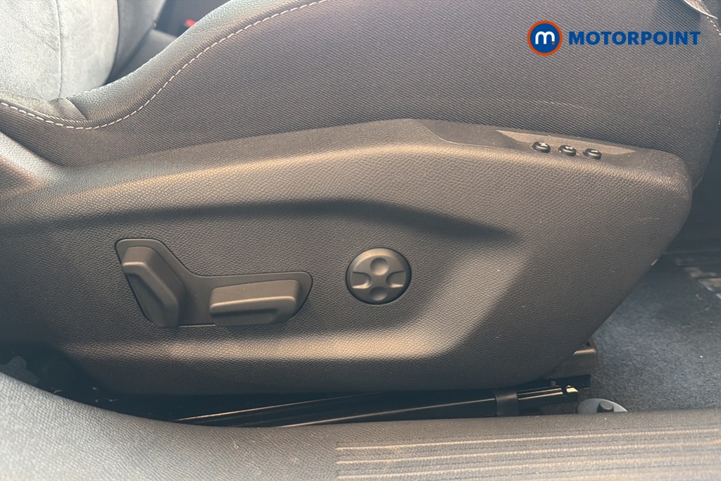 Vauxhall Astra Ultimate Manual Petrol Hatchback - Stock Number (1646354) - 23rd supplementary image