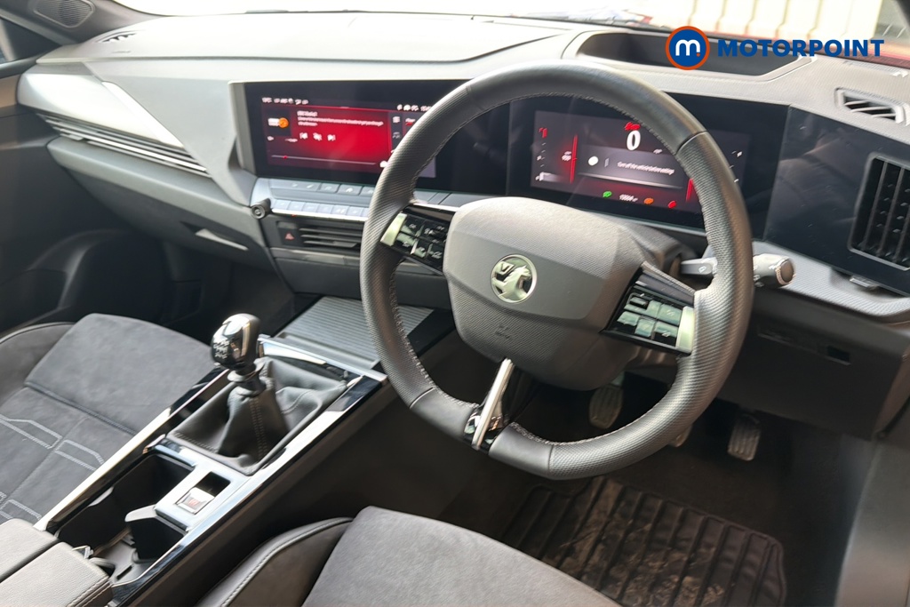 Vauxhall Astra Ultimate Manual Petrol Hatchback - Stock Number (1646354) - 1st supplementary image