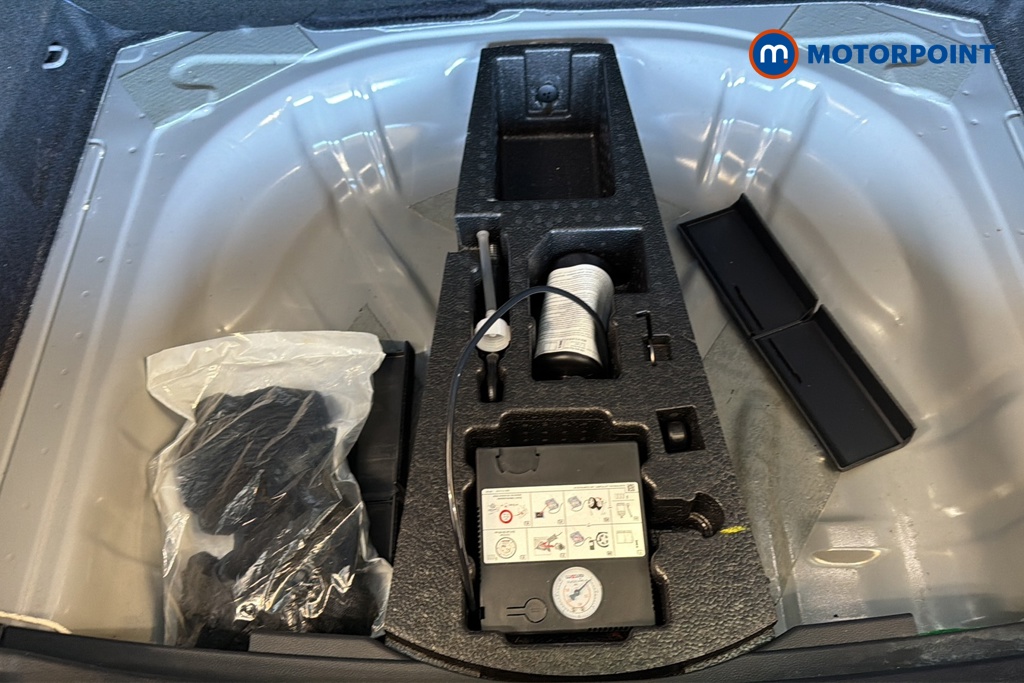 Skoda Karoq Sport Line Automatic Petrol SUV - Stock Number (1646951) - 33rd supplementary image
