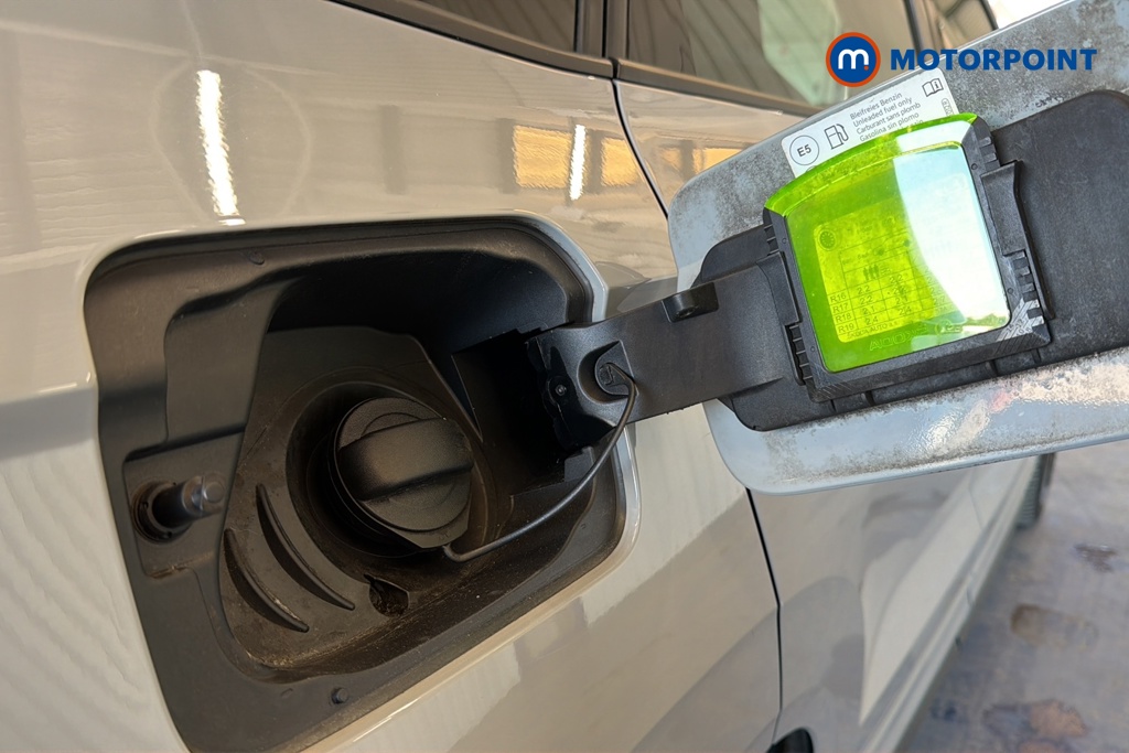 Skoda Karoq Sport Line Automatic Petrol SUV - Stock Number (1646951) - 41st supplementary image