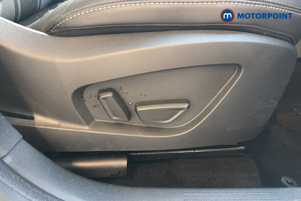 Renault Captur Esprit Alpine Automatic Petrol-Electric Hybrid SUV - Stock Number (1647575) - 23rd supplementary image