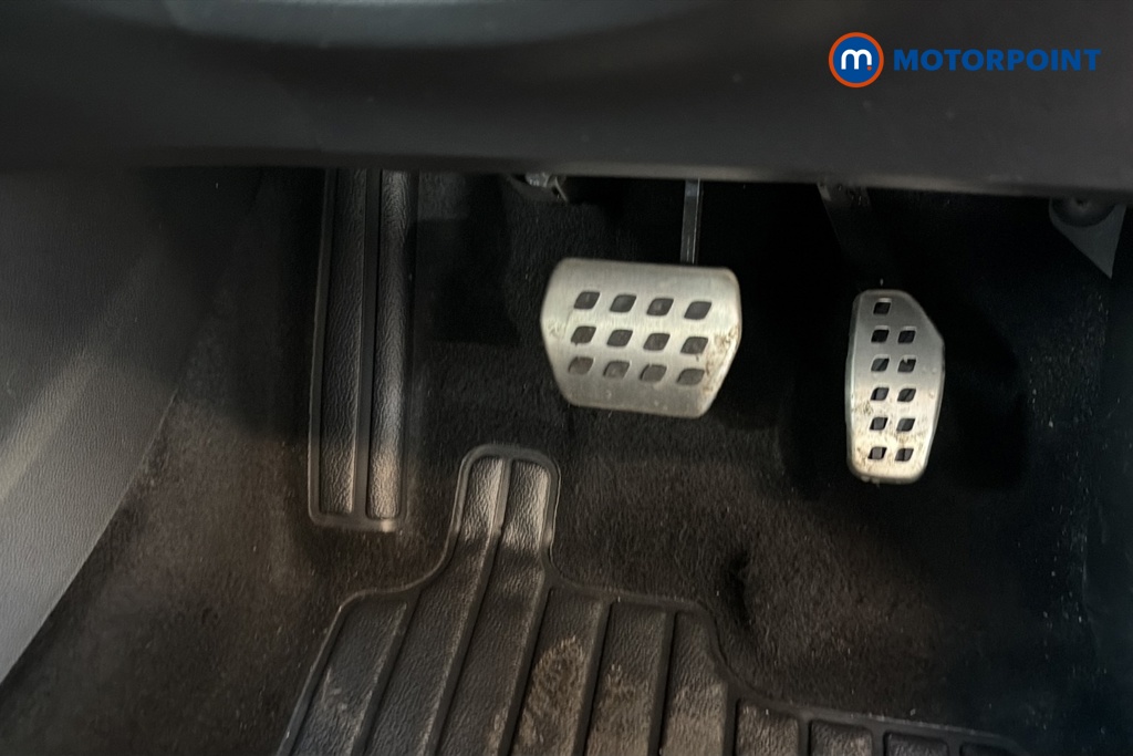 Renault Captur Esprit Alpine Automatic Petrol-Electric Hybrid SUV - Stock Number (1647575) - 24th supplementary image