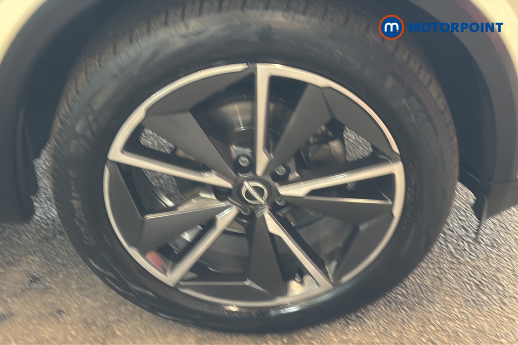 Nissan Qashqai Tekna Automatic Petrol SUV - Stock Number (1647726) - 47th supplementary image