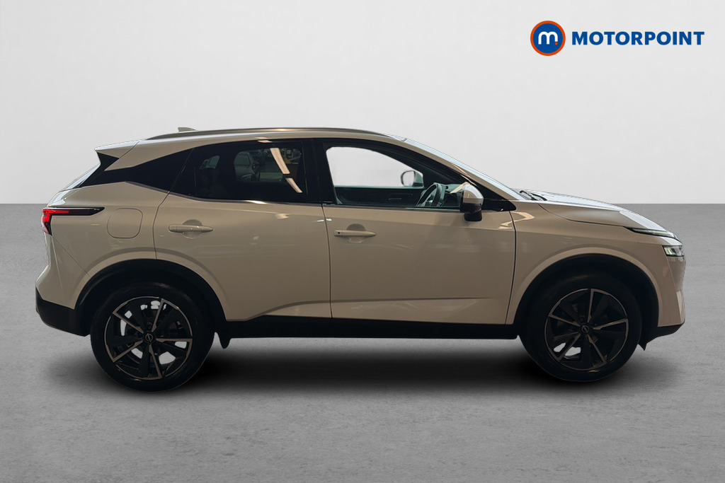 Nissan Qashqai Tekna Automatic Petrol SUV - Stock Number (1647726) - Passenger side
