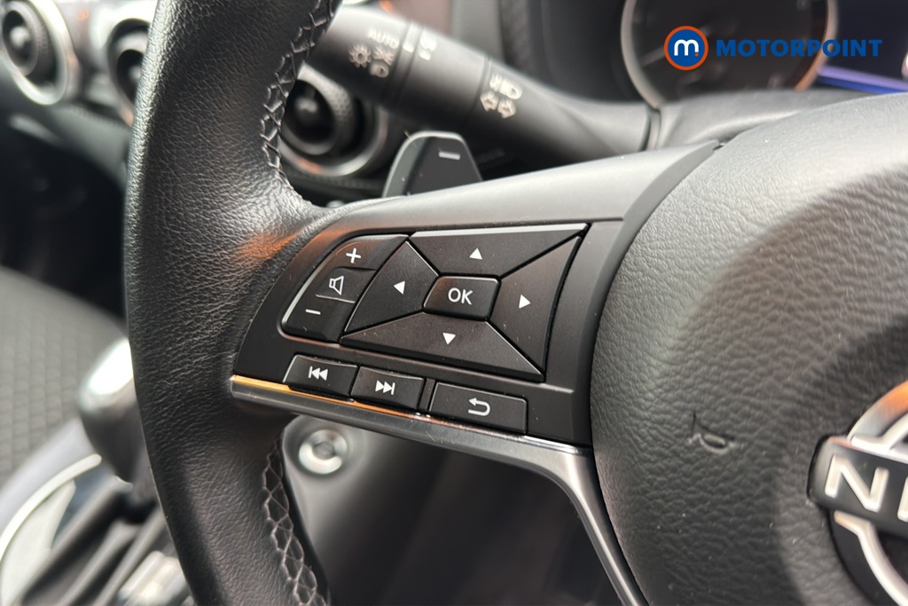 Nissan Juke N-Connecta Automatic Petrol SUV - Stock Number (1647926) - 4th supplementary image