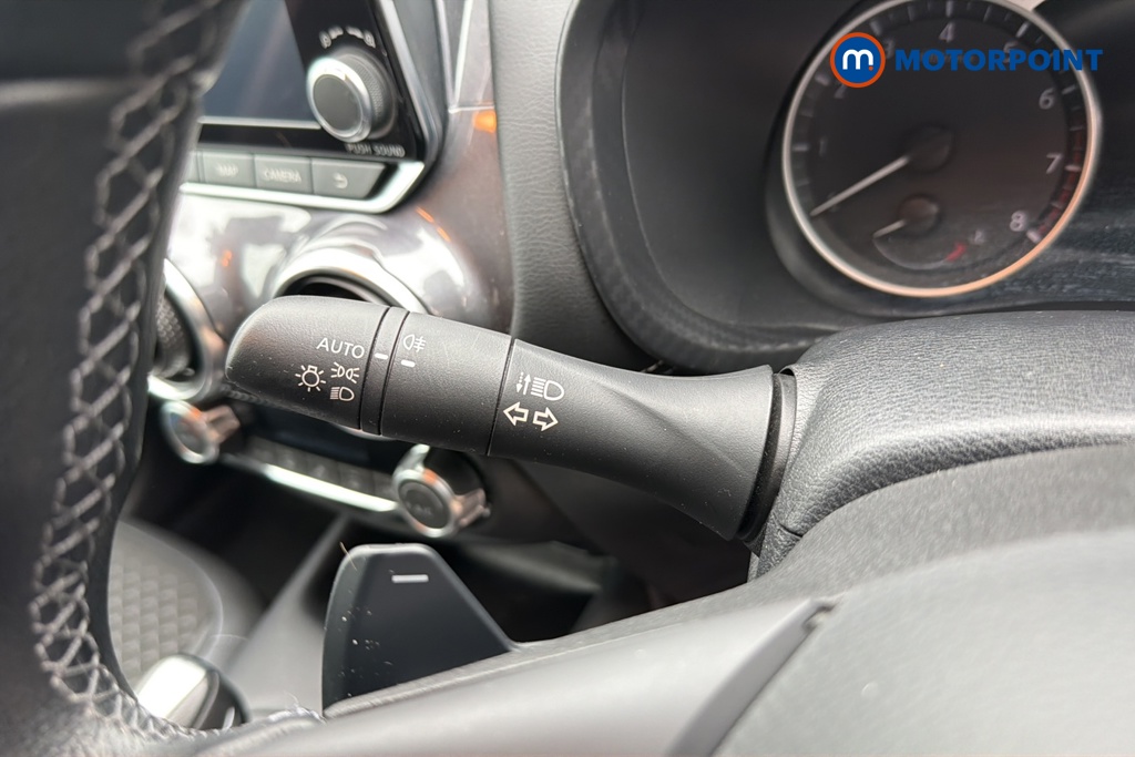 Nissan Juke N-Connecta Automatic Petrol SUV - Stock Number (1647926) - 5th supplementary image