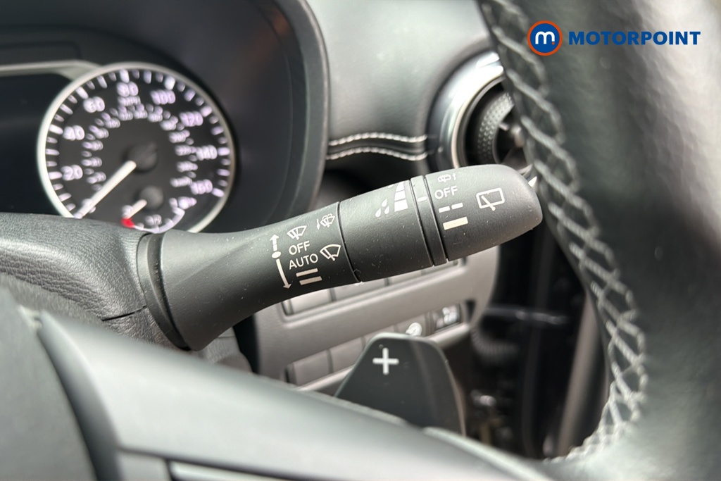 Nissan Juke N-Connecta Automatic Petrol SUV - Stock Number (1647926) - 6th supplementary image