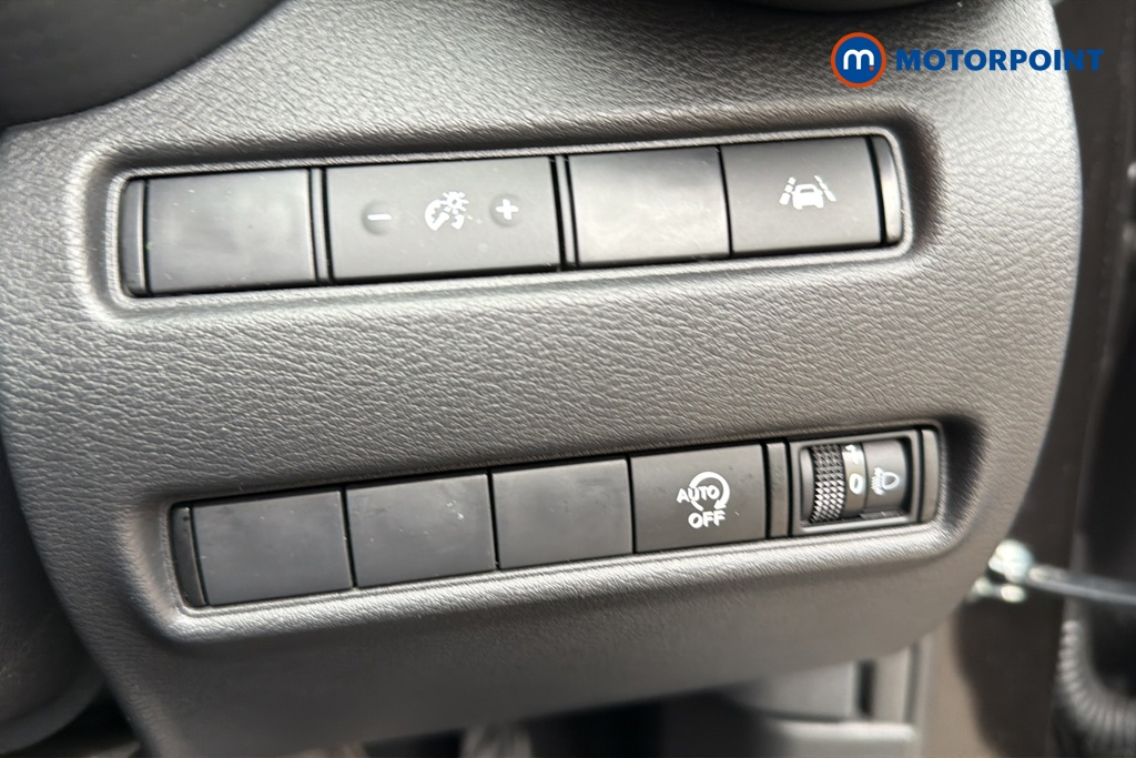 Nissan Juke N-Connecta Automatic Petrol SUV - Stock Number (1647926) - 11th supplementary image