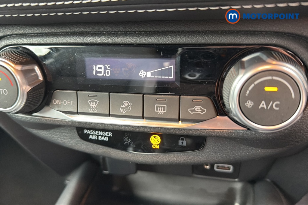 Nissan Juke N-Connecta Automatic Petrol SUV - Stock Number (1647926) - 12th supplementary image