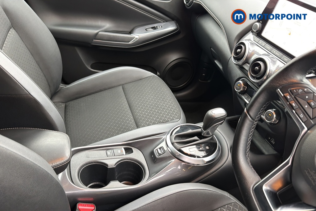 Nissan Juke N-Connecta Automatic Petrol SUV - Stock Number (1647926) - 15th supplementary image