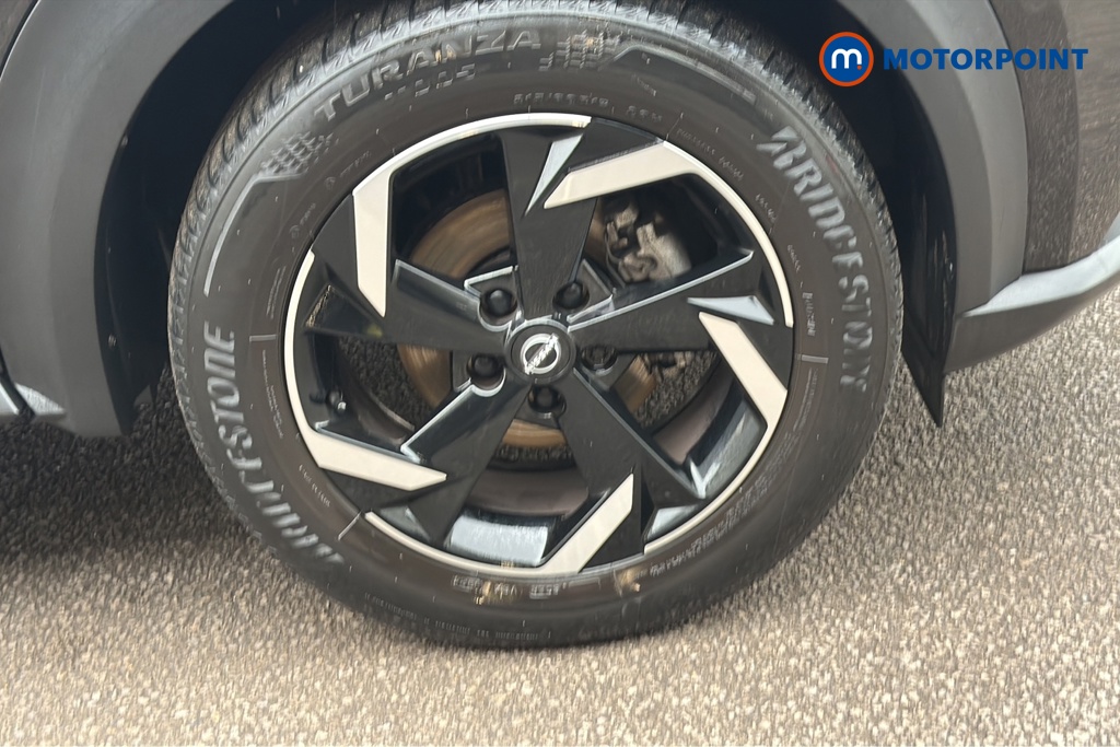 Nissan Juke N-Connecta Automatic Petrol SUV - Stock Number (1647926) - 47th supplementary image