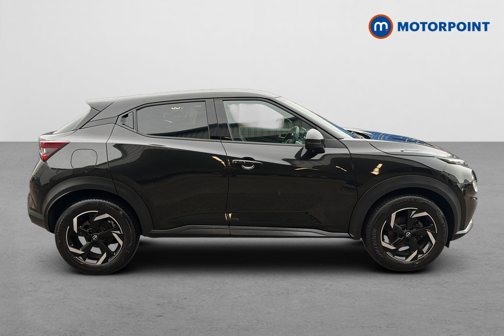 Nissan Juke N-Connecta Automatic Petrol SUV - Stock Number (1647926) - Passenger side