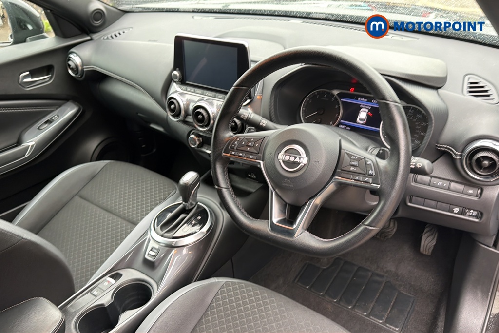 Nissan Juke N-Connecta Automatic Petrol SUV - Stock Number (1647926) - 1st supplementary image