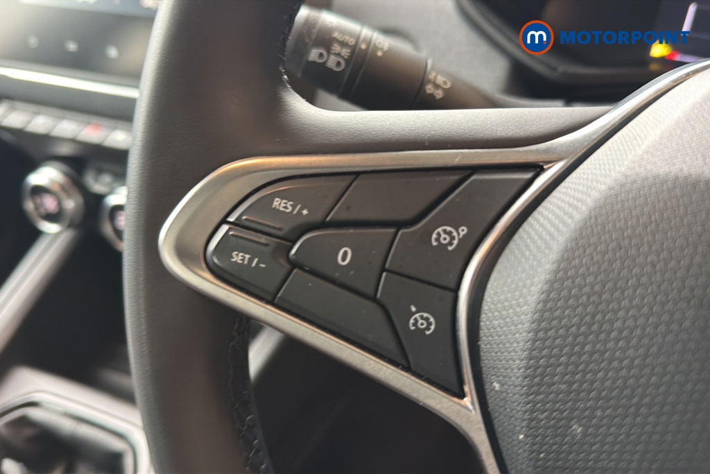 Renault Clio Evolution Manual Petrol Hatchback - Stock Number (1647929) - 4th supplementary image