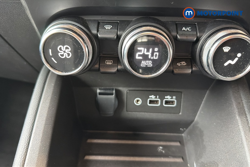 Renault Clio Evolution Manual Petrol Hatchback - Stock Number (1647929) - 12th supplementary image