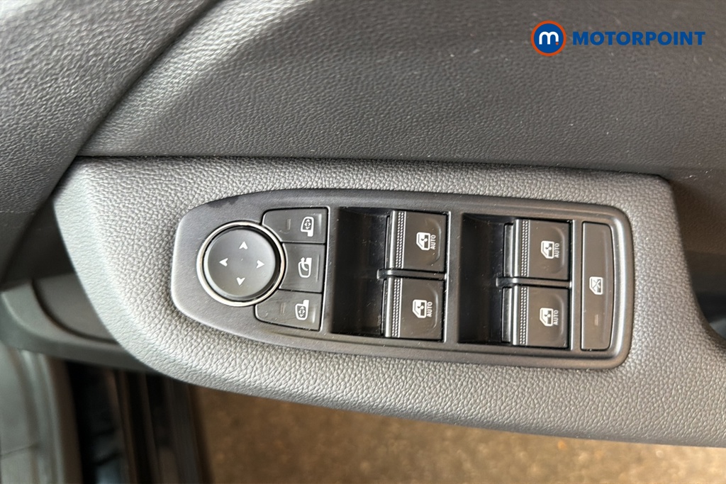 Renault Clio Evolution Manual Petrol Hatchback - Stock Number (1647929) - 19th supplementary image