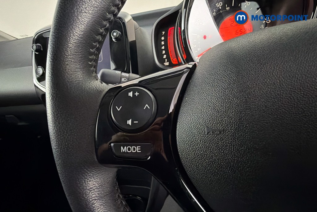 Peugeot 108 Allure Manual Petrol Hatchback - Stock Number (1648575) - 3rd supplementary image