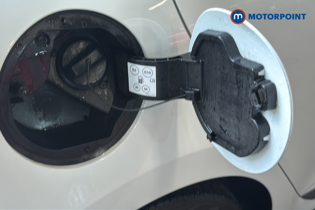 Renault Clio Rs Line Automatic Petrol-Electric Hybrid Hatchback - Stock Number (1650052) - 41st supplementary image