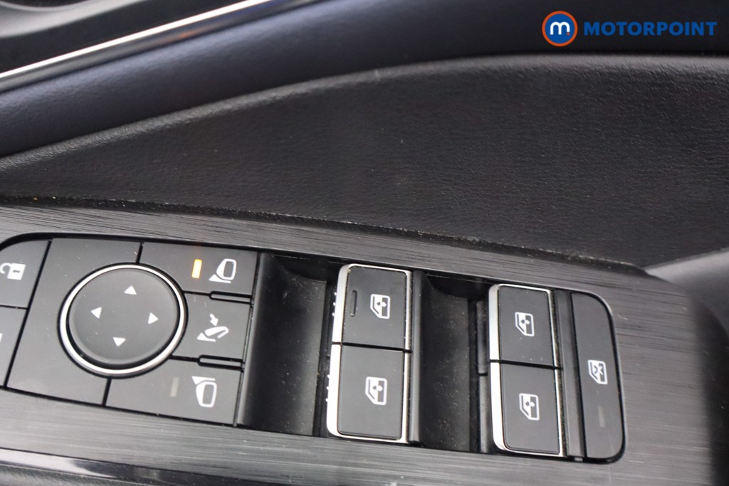 Nissan Qashqai Tekna Manual Petrol SUV - Stock Number (1650214) - 13th supplementary image